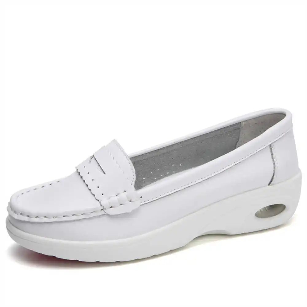 Thick Sole Slipon White Traine - مراجعة Tech Office Names وسعره